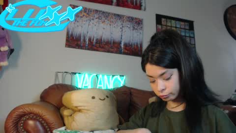 LuxxxTheFox online show from 01-24-25, 01:13