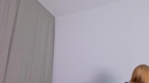 Olivia online show from 11-14-25, 05:11