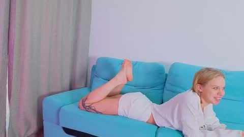 Olivia online show from 11-21-25, 08:46