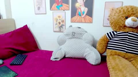 Snapshot of ly_ly2005 chatting on 11-07-25, 06:46 im mai online show from 11-07-25, 06:46