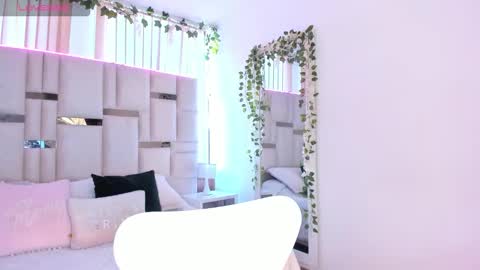 Snapshot of lya_brown chatting on 11-11-25, 12:27 lya_brown online show from 11-11-25, 12:27