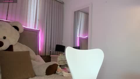 Snapshot of lya_brown chatting on 11-28-25, 12:19 lya_brown online show from 11-28-25, 12:19