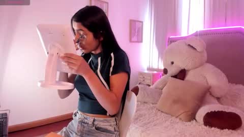 Snapshot of lya_brown chatting on 11-30-25, 01:48 lya_brown online show from 11-30-25, 01:48