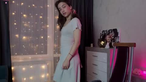 Lyanna online show from 11-22-25, 04:28