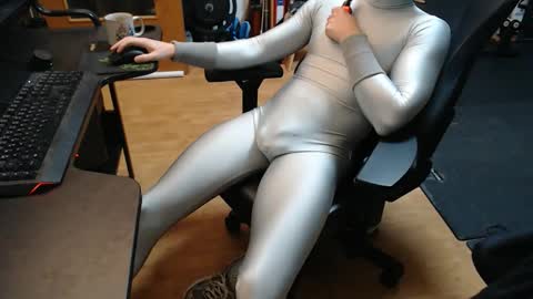 lycraboy123 online show from 11-13-25, 07:29