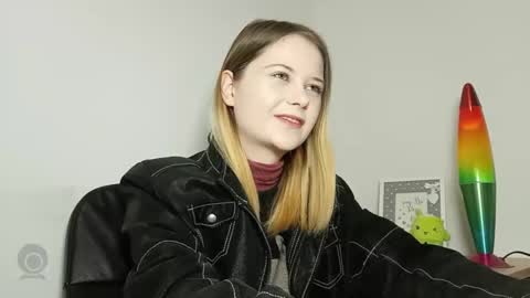 Lydia online show from 10-30-25, 07:25