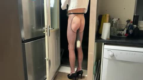 Snapshot of lydiaxdress chatting on 09-26-25, 11:09 Lydia online show from 09-26-25, 11:09