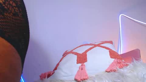 Lyla Fox online show from 10-28-25, 02:37