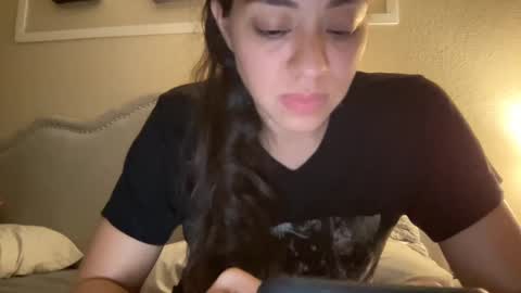 Snapshot of lylajades chatting on 11-19-25, 04:56 Olivia online show from 11-19-25, 04:56