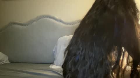 Snapshot of lylajades chatting on 11-23-25, 06:57 Olivia online show from 11-23-25, 06:57