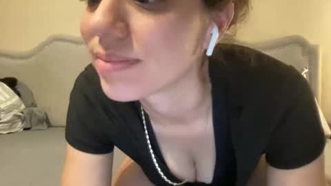 Snapshot of lylajades chatting on 02-09-26, 03:54 Olivia online show from 02-09-26, 03:54