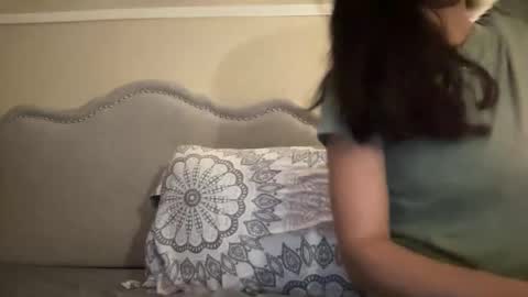 Snapshot of lylajades chatting on 03-19-26, 02:59 Olivia online show from 03-19-26, 02:59