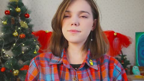 Snapshot of lyle_art chatting on 12-20-24, 03:47 hi im Lyle online show from 12-20-24, 03:47