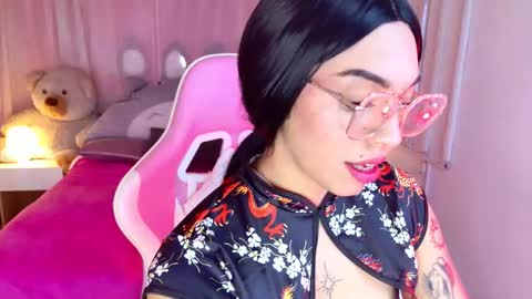 Snapshot of lyna_love chatting on 10-15-25, 08:31 Lyna love online show from 10-15-25, 08:31
