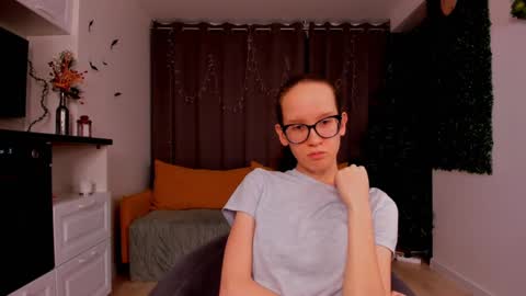 Sara online show from 01-17-25, 01:15