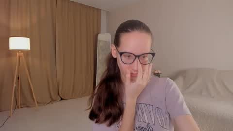 Sara online show from 10-24-25, 04:25