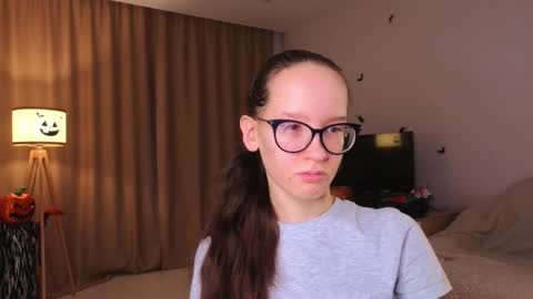 Sara online show from 11-16-25, 04:12