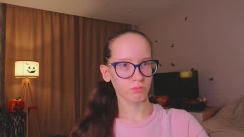 Sara online show from 11-19-25, 04:18