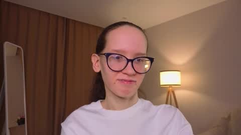 Sara online show from 03-19-26, 04:11