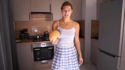 Snapshot of lynn_jackson chatting on 10-26-25, 06:30 LYNN online show from 10-26-25, 06:30