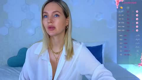 Lana online show from 10-27-25, 03:43