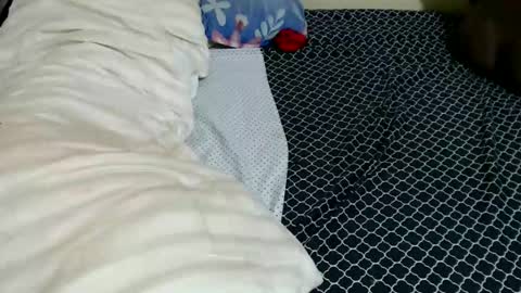 lyenne online show from 12-17-25, 12:05