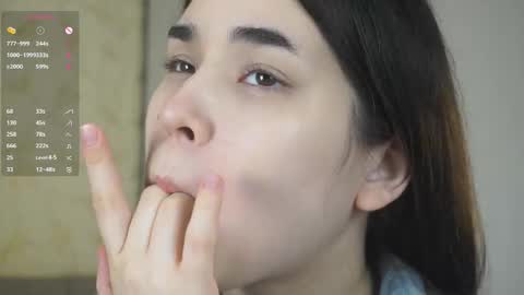 Snapshot of lynngroves chatting on 10-26-25, 04:40 Lola online show from 10-26-25, 04:40