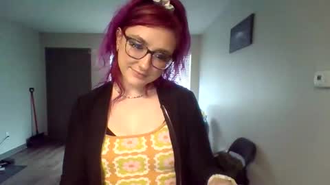 Snapshot of lynnkitten69000 chatting on 03-11-26, 04:24 Lynn online show from 03-11-26, 04:24