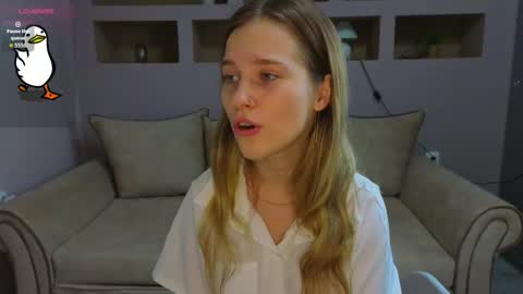 Snapshot of lynntiny chatting on 11-03-25, 03:13 Lynn online show from 11-03-25, 03:13