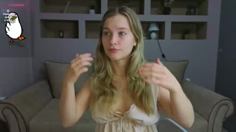 Snapshot of lynntiny chatting on 11-16-25, 03:17 Lynn online show from 11-16-25, 03:17