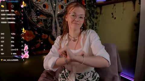 Snapshot of lyra_thenymph chatting on 10-13-25, 10:37 Lyra online show from 10-13-25, 10:37