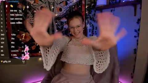 Snapshot of lyra_thenymph chatting on 10-21-25, 10:38 Lyra online show from 10-21-25, 10:38