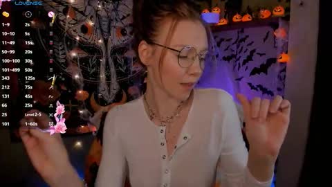 Snapshot of lyra_thenymph chatting on 10-25-25, 10:34 Lyra online show from 10-25-25, 10:34