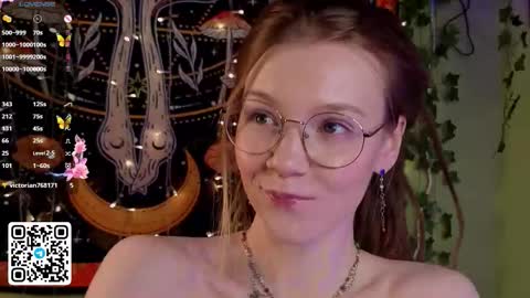 Snapshot of lyra_thenymph chatting on 11-21-25, 12:10 Lyra online show from 11-21-25, 12:10