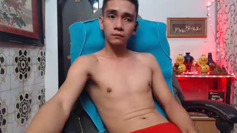 Snapshot of lyubovmoya3 chatting on 01-21-25, 09:57 SWEETPINOY online show from 01-21-25, 09:57
