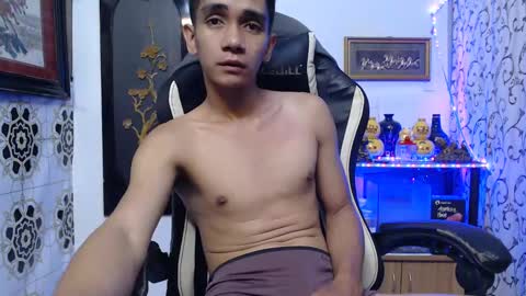 Snapshot of lyubovmoya3 chatting on 02-03-25, 05:24 SWEETPINOY online show from 02-03-25, 05:24
