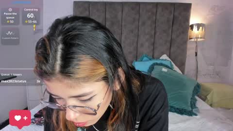 Lyxi online show from 01-16-25, 05:55