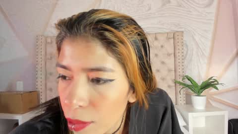 Lyxi online show from 01-25-25, 11:34
