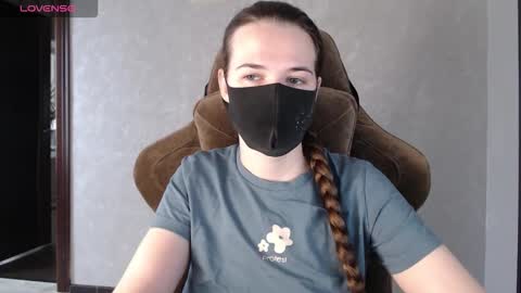 Snapshot of m00n8kiki chatting on 11-13-25, 08:02 Ksu online show from 11-13-25, 08:02