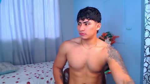 Snapshot of m1chaelx_ chatting on 10-29-25, 08:43 MICHAEL online show from 10-29-25, 08:43