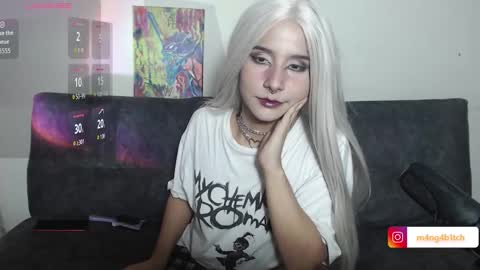 Snapshot of m4ng4b1tch chatting on 10-11-25, 07:29 m4ng4b1tch online show from 10-11-25, 07:29