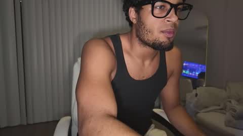 Snapshot of m_d_fl chatting on 02-04-26, 01:33 MD online show from 02-04-26, 01:33