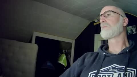 mac8181 online show from 12-20-24, 10:05