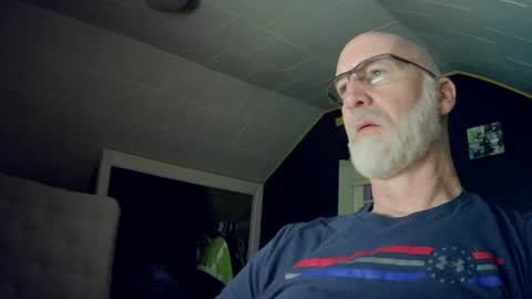 mac8181 online show from 12-21-24, 11:01