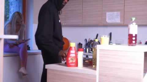 Mac Troy online show from 10-07-25, 03:31