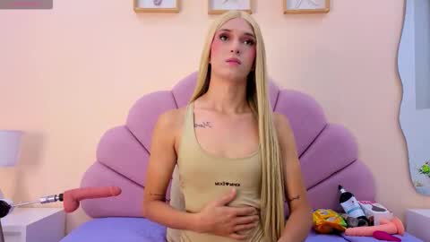 macarena_05_ online show from 11-07-25, 02:44