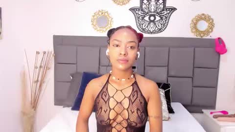 Snapshot of macarena_williams chatting on 02-12-26, 12:22 macarena_williams online show from 02-12-26, 12:22