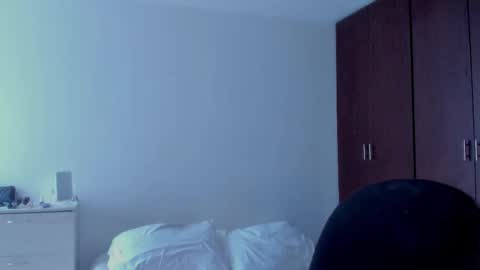 Snapshot of macarenax chatting on 11-17-25, 05:41 Maca online show from 11-17-25, 05:41