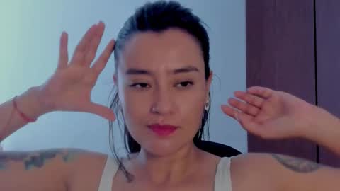 Snapshot of macarenax chatting on 11-18-25, 04:22 Maca online show from 11-18-25, 04:22