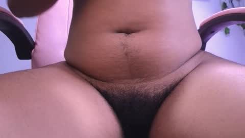 Macey Elliot Modelo Independiente online show from 10-31-25, 12:28